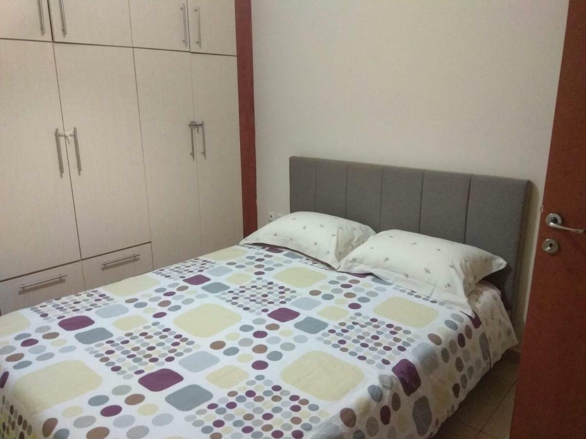 Airport Family House Apartamento Artemida  Exterior foto